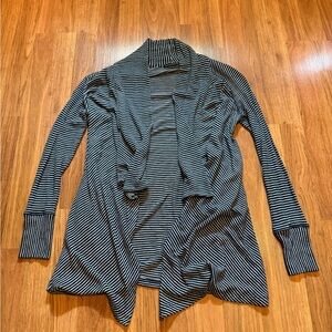 Staccato navy and white flowy cardigan